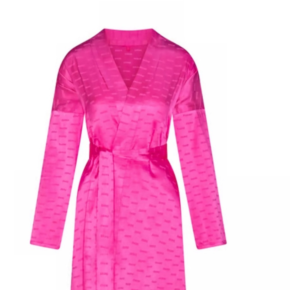 NWT SKIMS ROBE SOLD OUT LIMITED EDITION COLLECTION